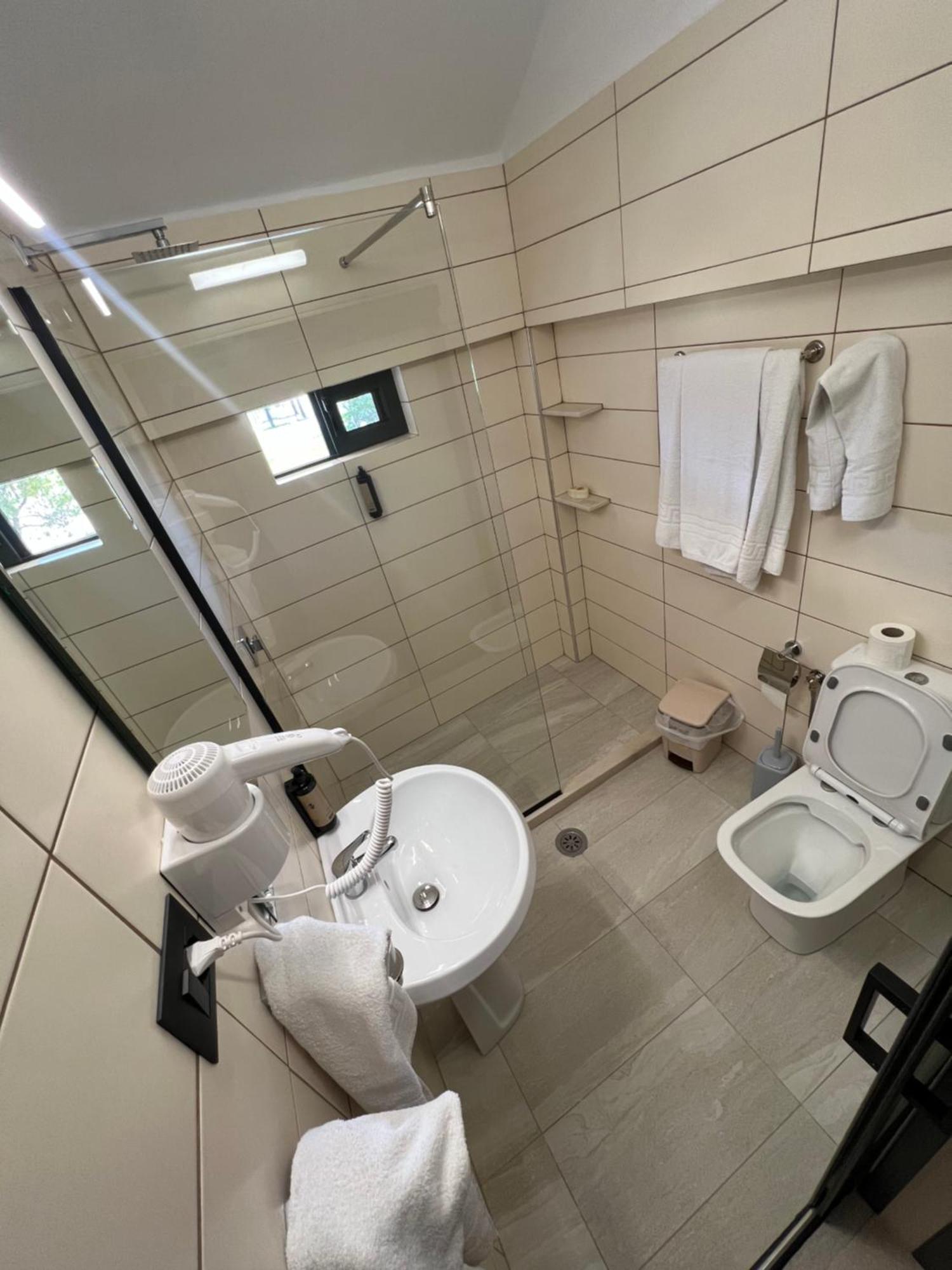 Hotel Primavera Vlora Kültér fotó