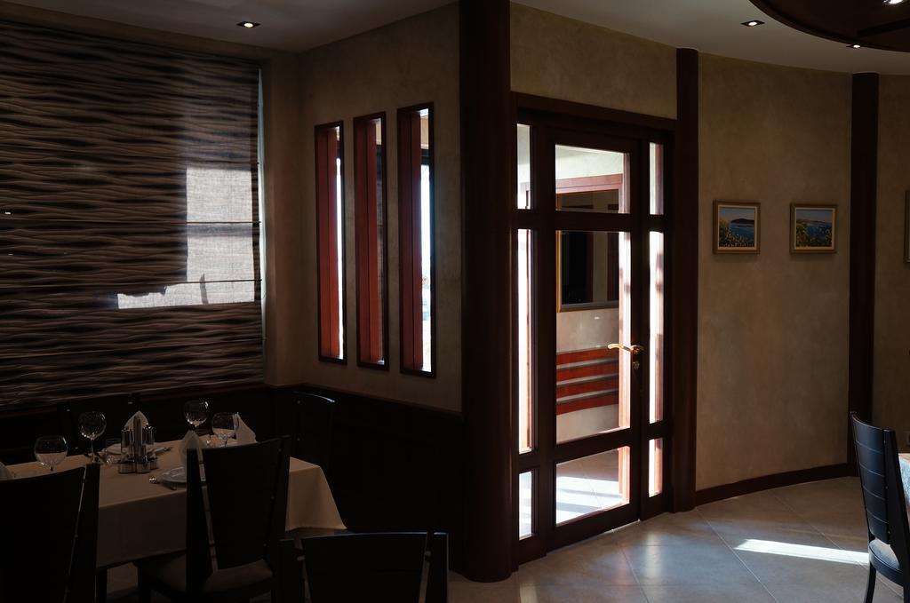 Hotel Primavera Vlora Kültér fotó