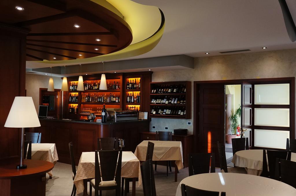 Hotel Primavera Vlora Kültér fotó