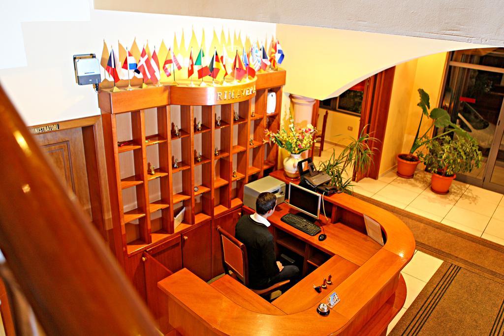 Hotel Primavera Vlora Kültér fotó